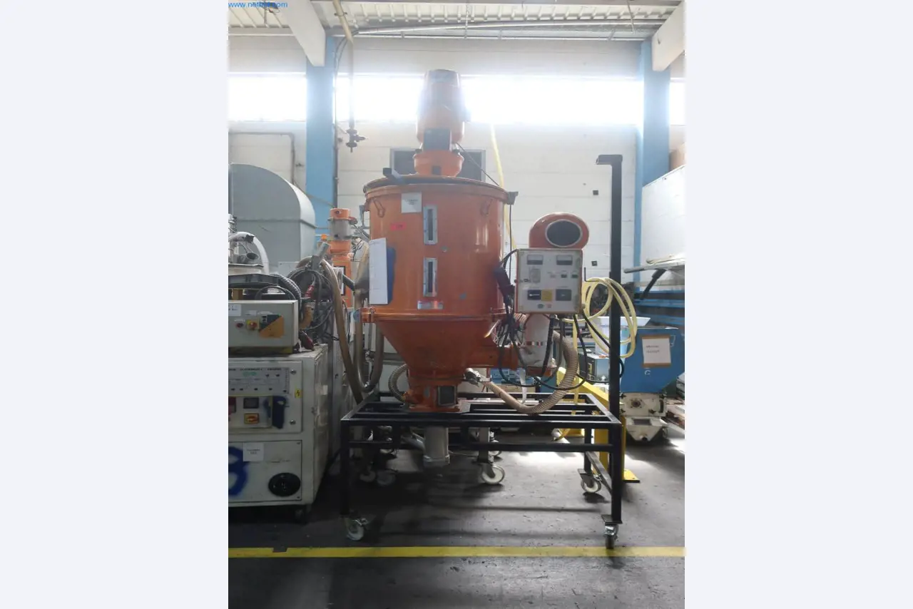 Stroje a technická zařízení v oblasti vstřikování plastů (1600 - 23000 kN)-1
