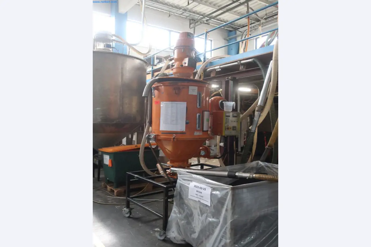 Stroji in tehnična oprema na področju brizganja plastike (1600 - 23000 kN)-1