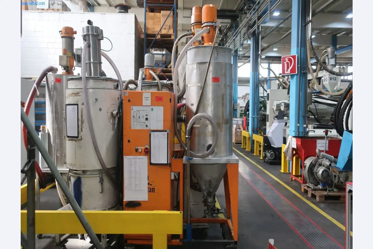 Máquinas y equipos técnicos en el ámbito del moldeo por inyección de plásticos (1600 - 23000 kN)-1