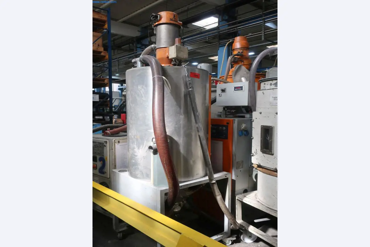 Máquinas y equipos técnicos en el ámbito del moldeo por inyección de plásticos (1600 - 23000 kN)-1