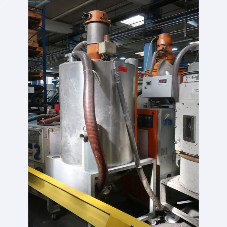 Máquinas y equipos técnicos en el ámbito del moldeo por inyección de plásticos (1600 - 23000 kN)-1