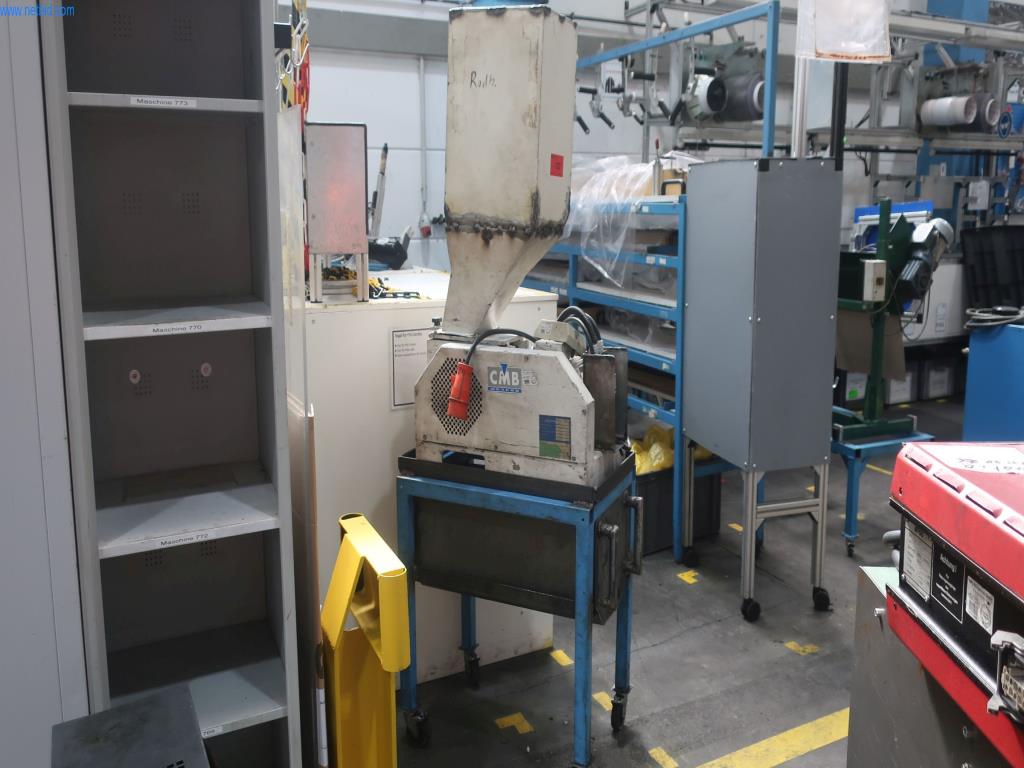 Stroji in tehnična oprema na področju brizganja plastike (1600 - 23000 kN)-1