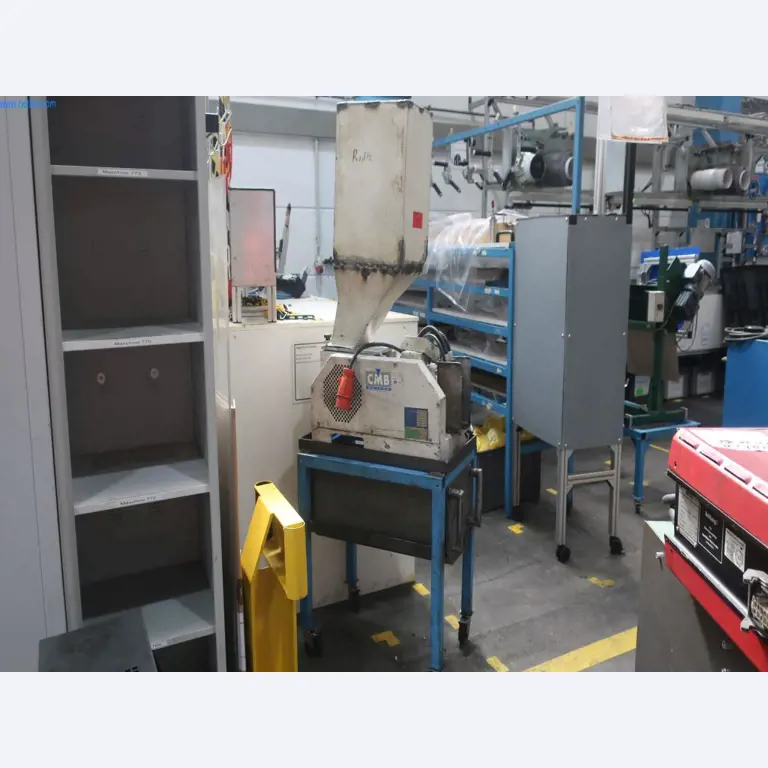 Máquinas y equipos técnicos en el ámbito del moldeo por inyección de plásticos (1600 - 23000 kN)-1