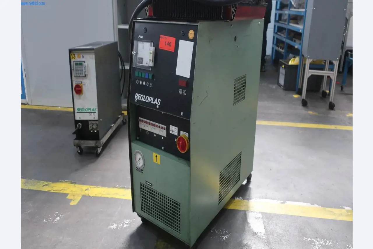 Máquinas y equipos técnicos en el ámbito del moldeo por inyección de plásticos (1600 - 23000 kN)-1