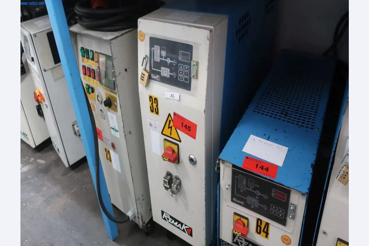 Máquinas y equipos técnicos en el ámbito del moldeo por inyección de plásticos (1600 - 23000 kN)-1