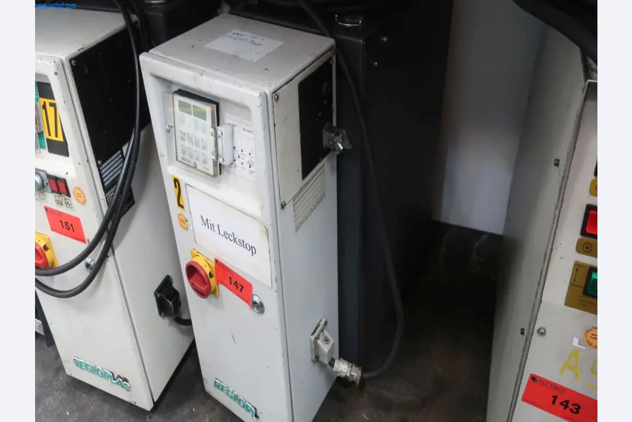 Machines and technical systems in the field of plastic injection molding (1600 - 23000 kN)-1