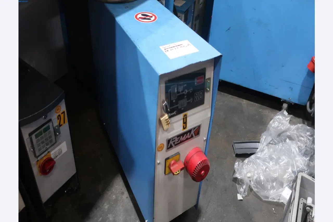 Máquinas y equipos técnicos en el ámbito del moldeo por inyección de plásticos (1600 - 23000 kN)-1