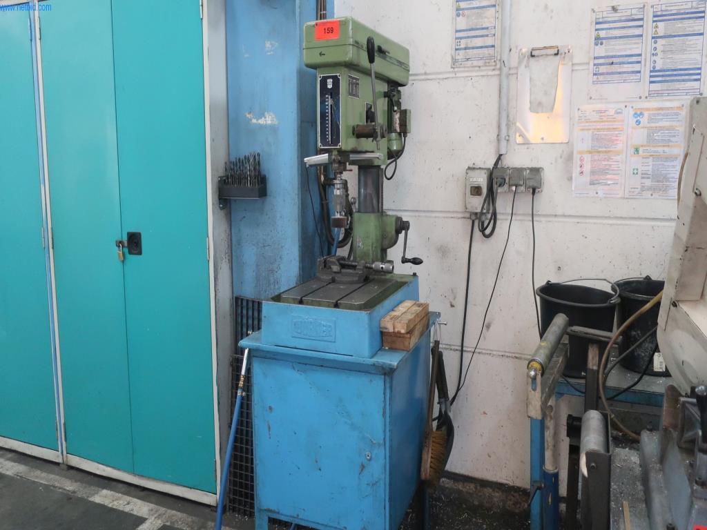 Máquinas y equipos técnicos en el ámbito del moldeo por inyección de plásticos (1600 - 23000 kN)-1