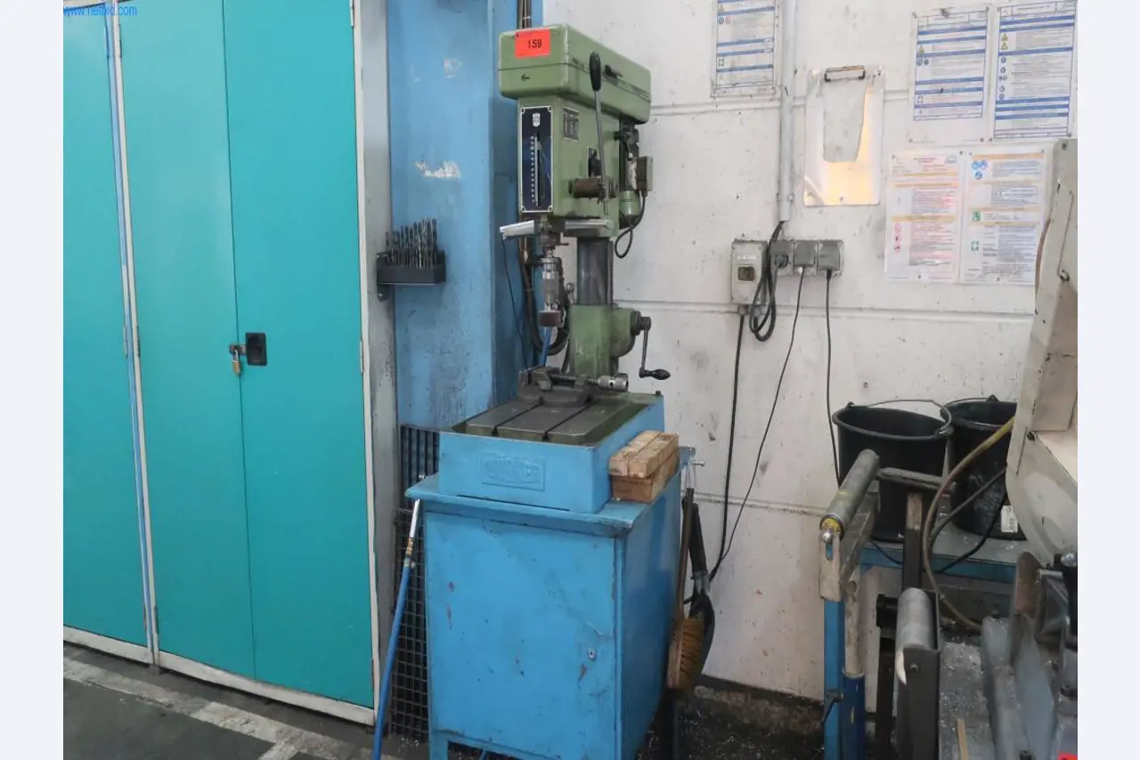 Máquinas y equipos técnicos en el ámbito del moldeo por inyección de plásticos (1600 - 23000 kN)-1