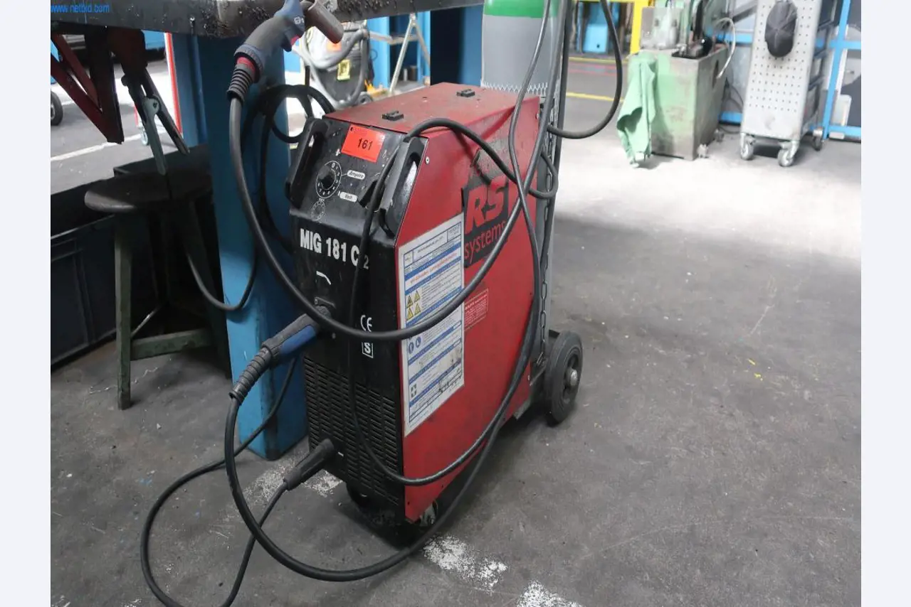 Máquinas y equipos técnicos en el ámbito del moldeo por inyección de plásticos (1600 - 23000 kN)-1