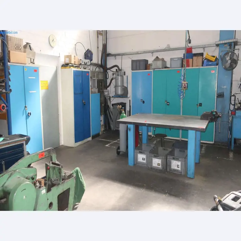 Máquinas y equipos técnicos en el ámbito del moldeo por inyección de plásticos (1600 - 23000 kN)-1