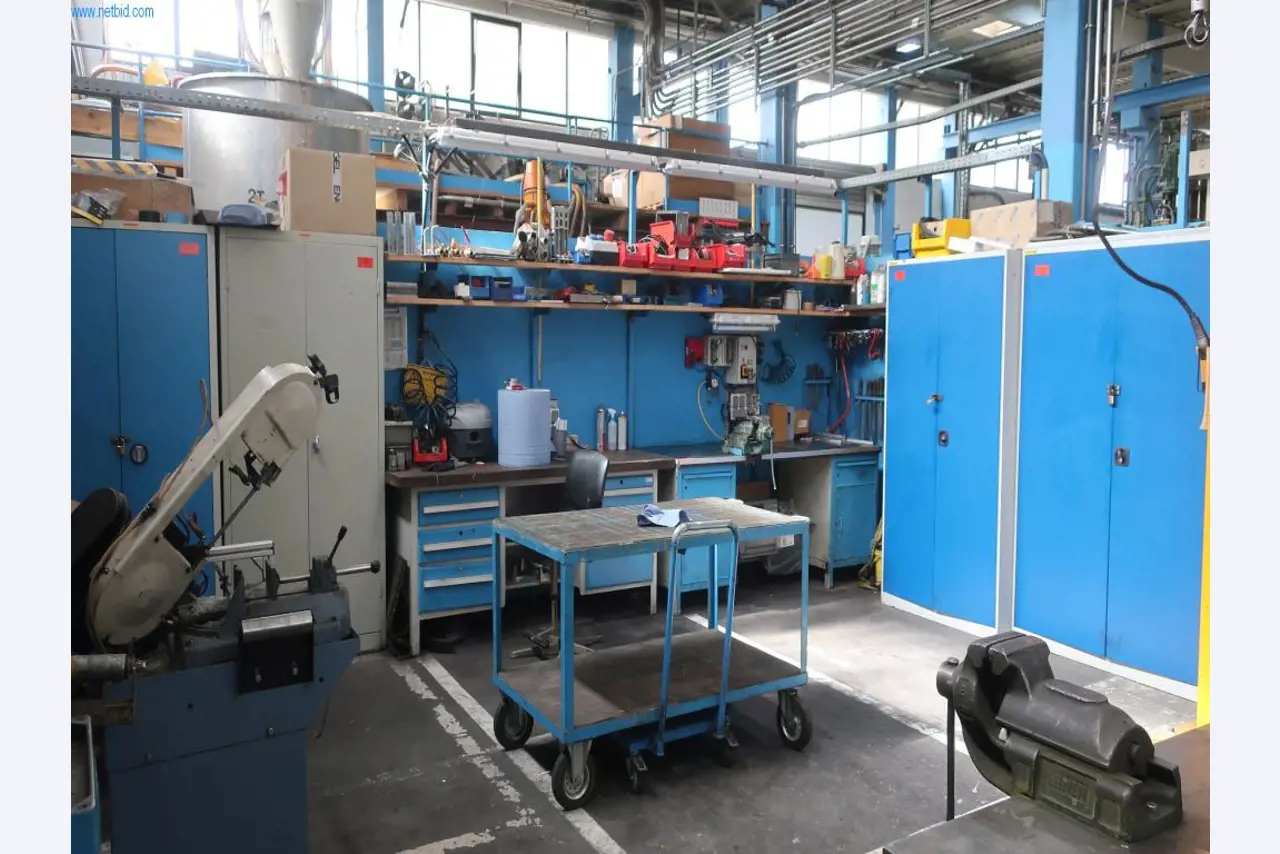 Máquinas y equipos técnicos en el ámbito del moldeo por inyección de plásticos (1600 - 23000 kN)-2