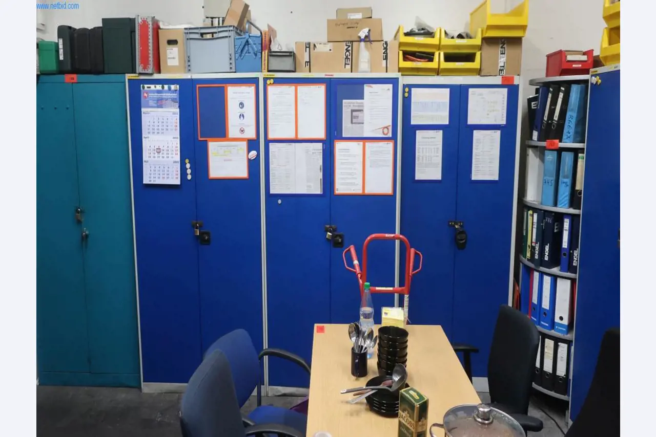 Máquinas y equipos técnicos en el ámbito del moldeo por inyección de plásticos (1600 - 23000 kN)-1