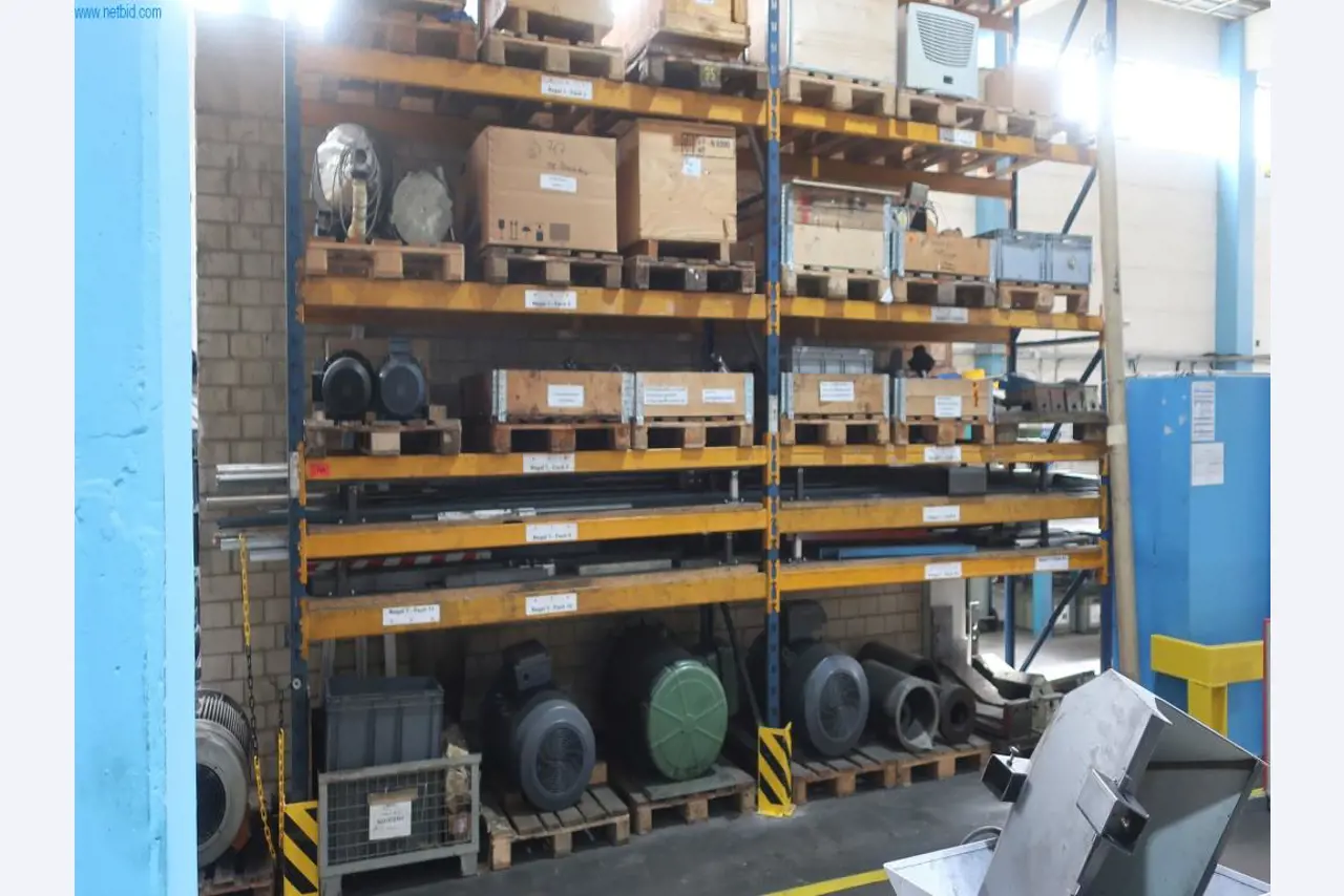 Stroji in tehnična oprema na področju brizganja plastike (1600 - 23000 kN)-1