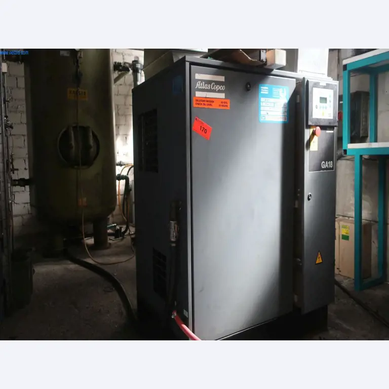 Máquinas y equipos técnicos en el ámbito del moldeo por inyección de plásticos (1600 - 23000 kN)-1