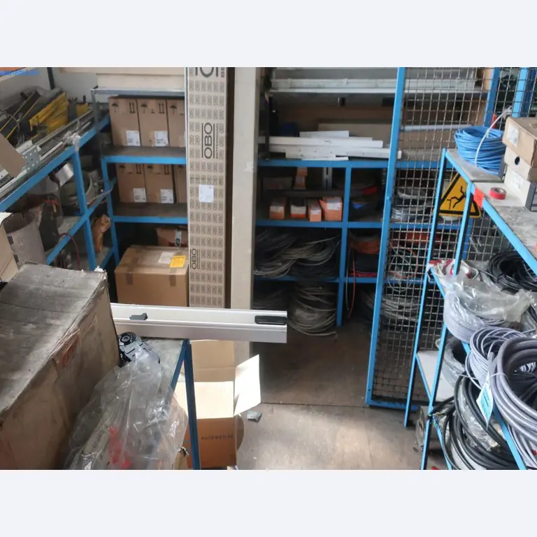 Stroji in tehnična oprema na področju brizganja plastike (1600 - 23000 kN)-4