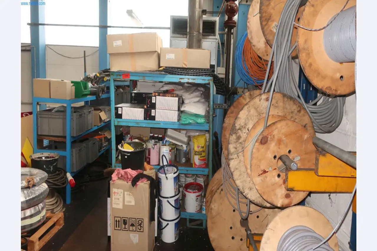 Stroji in tehnična oprema na področju brizganja plastike (1600 - 23000 kN)-4