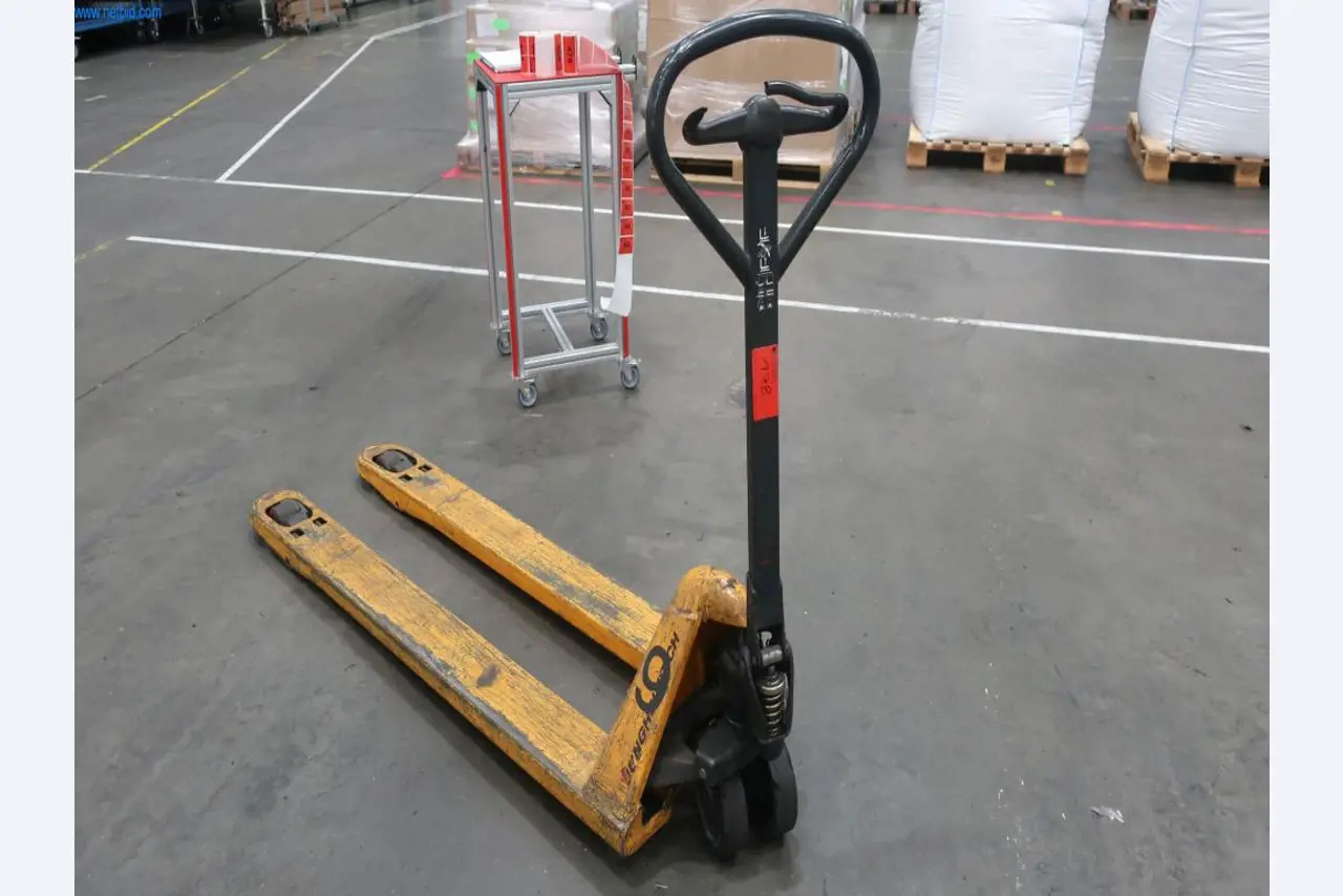 Máquinas y equipos técnicos en el ámbito del moldeo por inyección de plásticos (1600 - 23000 kN)-1