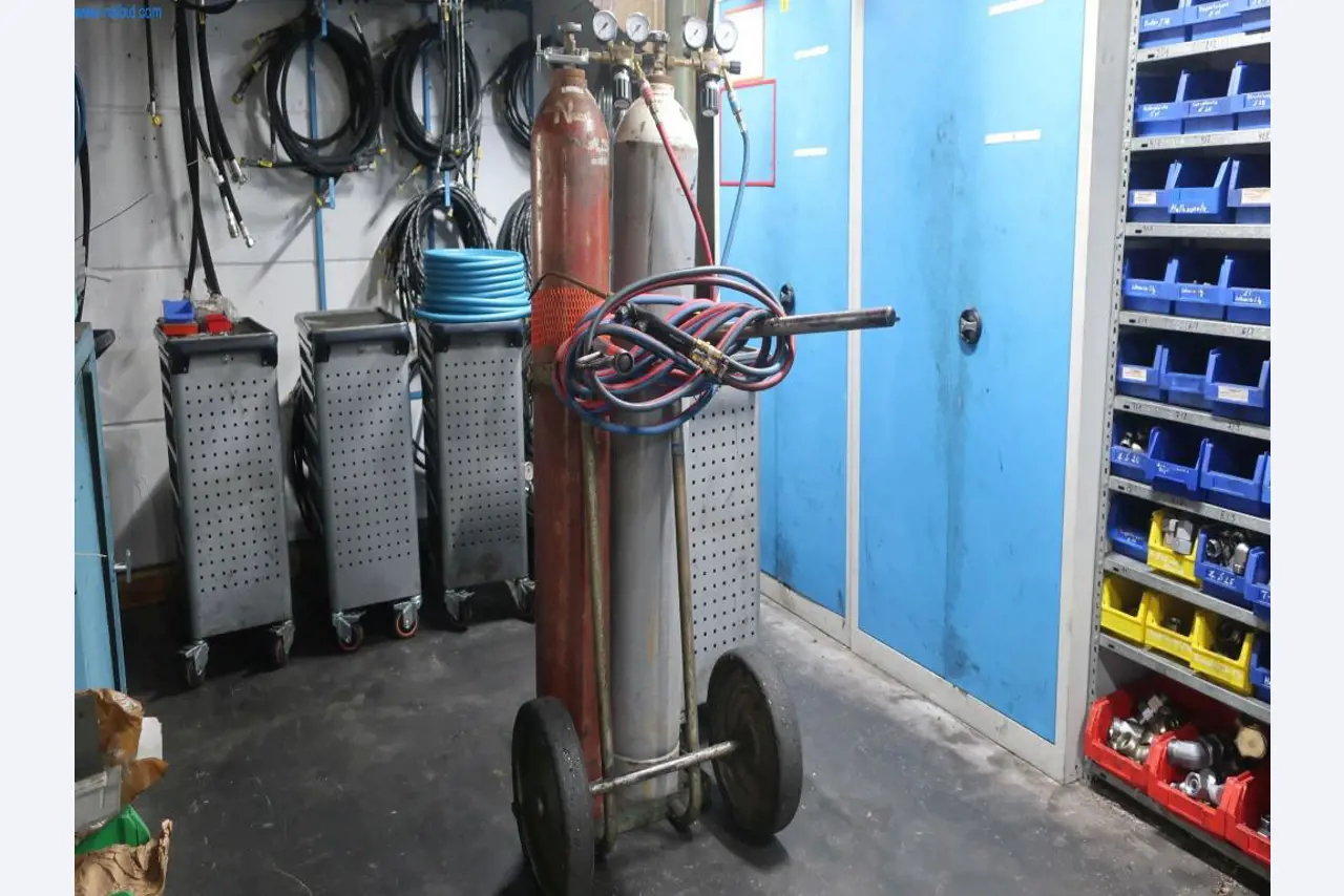 Máquinas y equipos técnicos en el ámbito del moldeo por inyección de plásticos (1600 - 23000 kN)-1