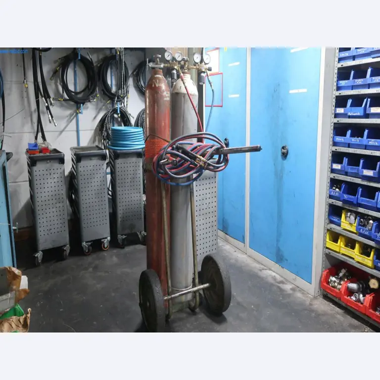 Máquinas y equipos técnicos en el ámbito del moldeo por inyección de plásticos (1600 - 23000 kN)-1