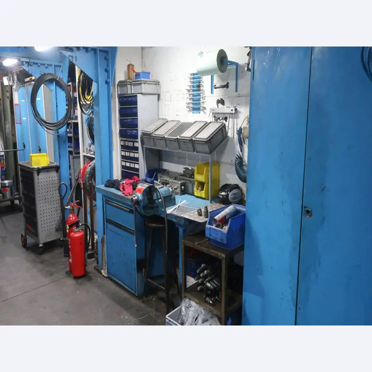 Máquinas y equipos técnicos en el ámbito del moldeo por inyección de plásticos (1600 - 23000 kN)-1