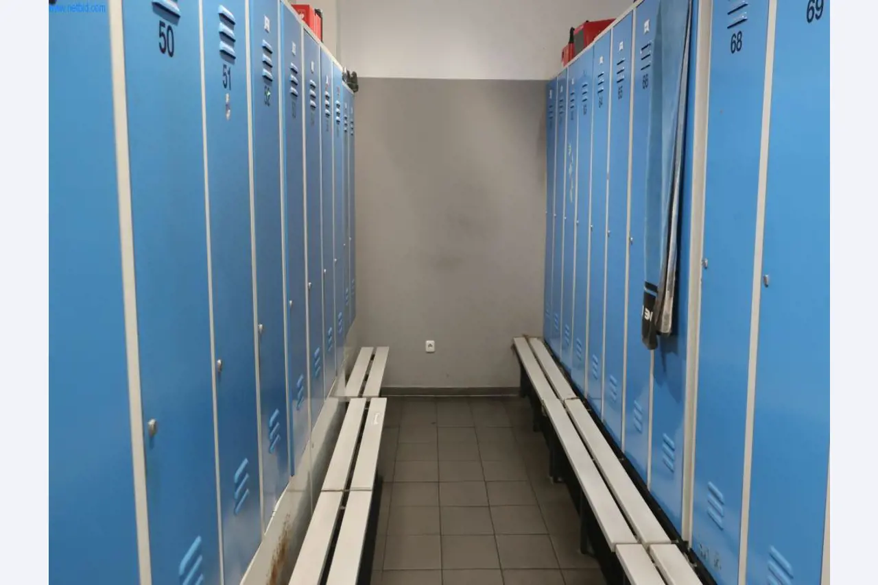 Máquinas y equipos técnicos en el ámbito del moldeo por inyección de plásticos (1600 - 23000 kN)-1