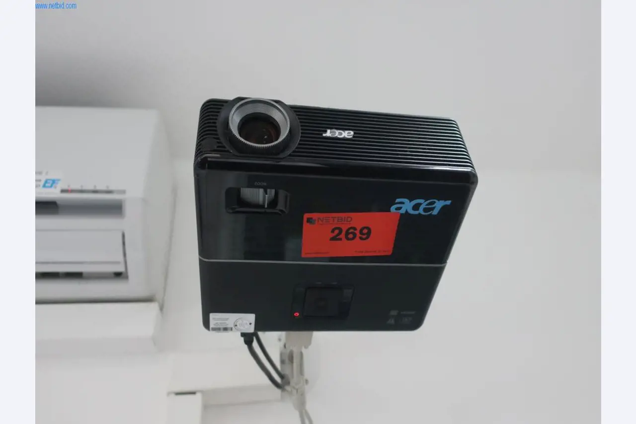 Máquinas y equipos técnicos en el ámbito del moldeo por inyección de plásticos (1600 - 23000 kN)-1