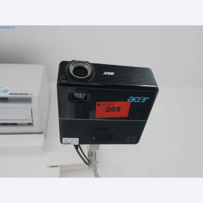 Máquinas y equipos técnicos en el ámbito del moldeo por inyección de plásticos (1600 - 23000 kN)-1