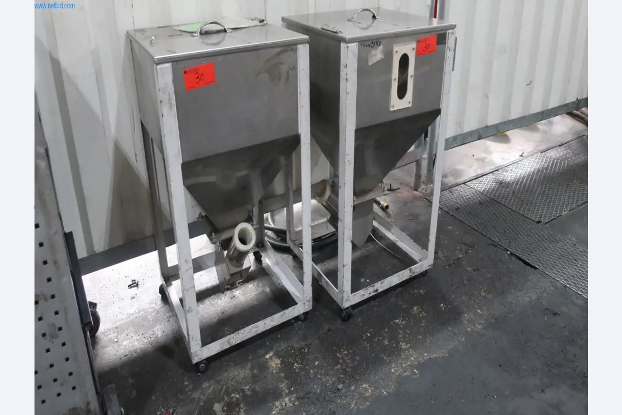 Máquinas y equipos técnicos en el ámbito del moldeo por inyección de plásticos (1600 - 23000 kN)-1