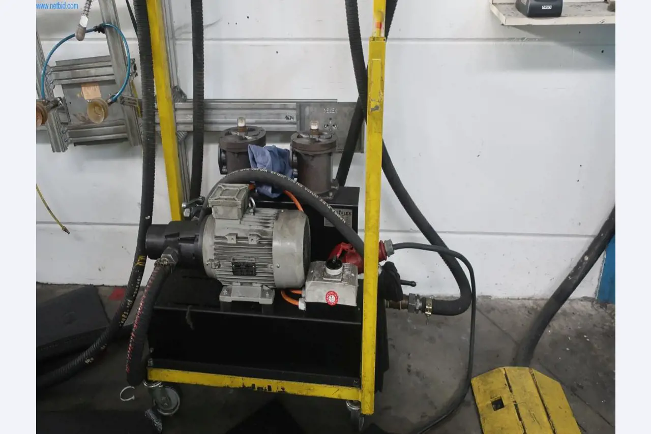 Máquinas y equipos técnicos en el ámbito del moldeo por inyección de plásticos (1600 - 23000 kN)-1