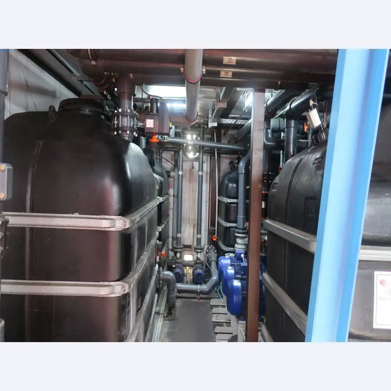 Máquinas y equipos técnicos en el ámbito del moldeo por inyección de plásticos (1600 - 23000 kN)-3