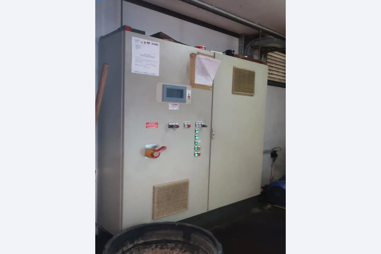 Máquinas y equipos técnicos en el ámbito del moldeo por inyección de plásticos (1600 - 23000 kN)-4