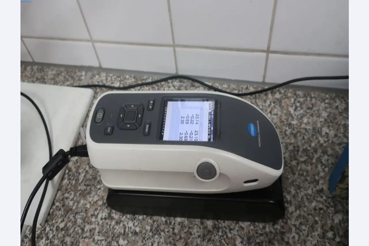 Máquinas y equipos técnicos en el ámbito del moldeo por inyección de plásticos (1600 - 23000 kN)-1