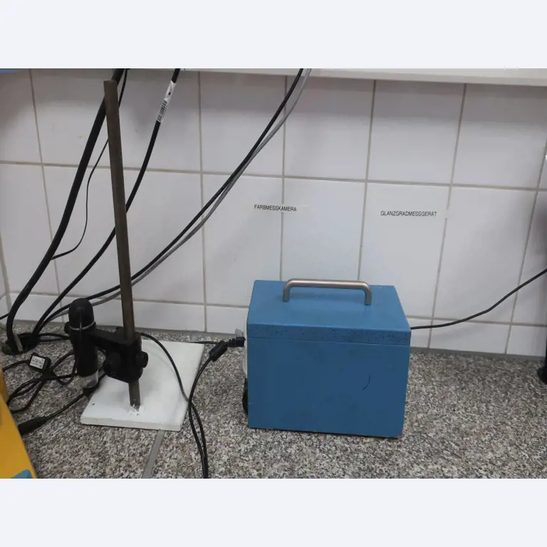 Máquinas y equipos técnicos en el ámbito del moldeo por inyección de plásticos (1600 - 23000 kN)-2