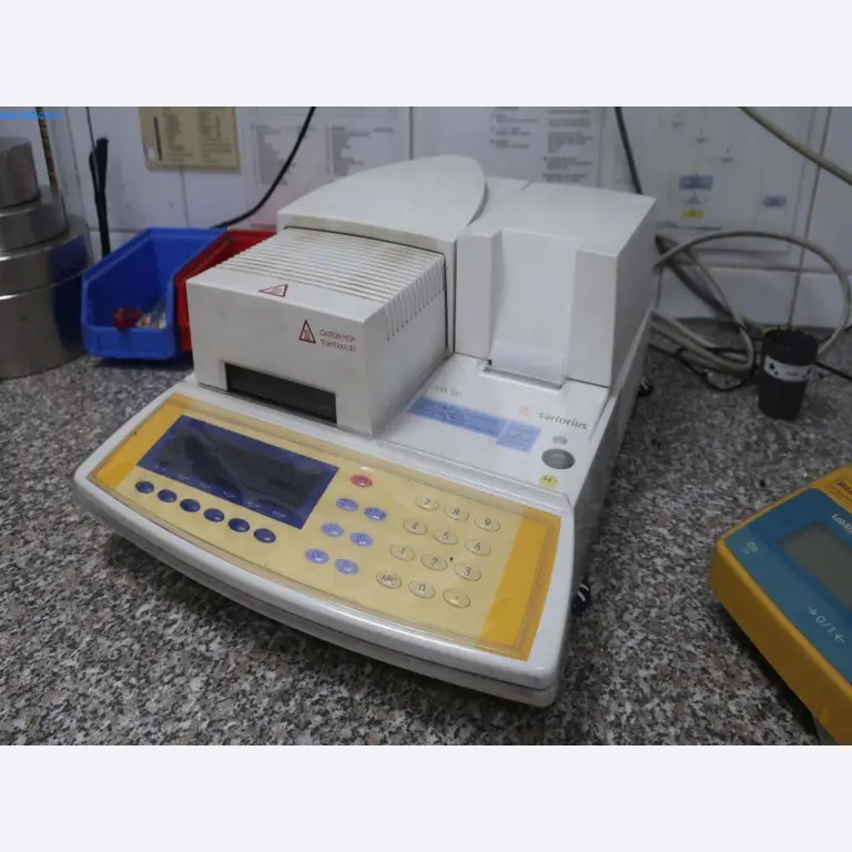 Máquinas y equipos técnicos en el ámbito del moldeo por inyección de plásticos (1600 - 23000 kN)-1