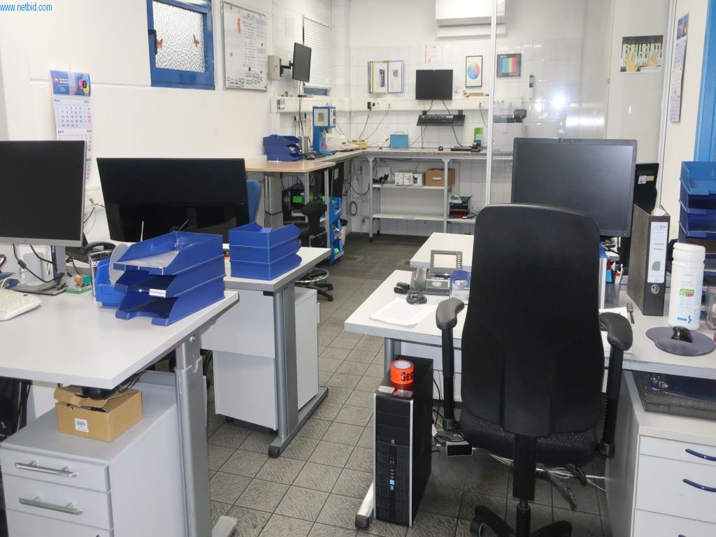 Stroji in tehnična oprema na področju brizganja plastike (1600 - 23000 kN)-1