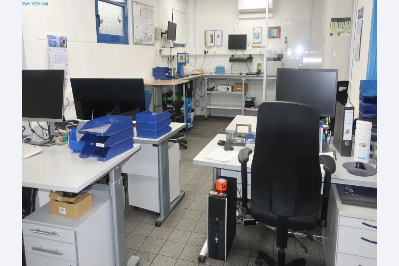 Stroji in tehnična oprema na področju brizganja plastike (1600 - 23000 kN)-1