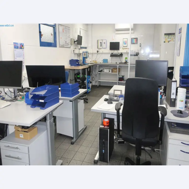 Stroji in tehnična oprema na področju brizganja plastike (1600 - 23000 kN)-1