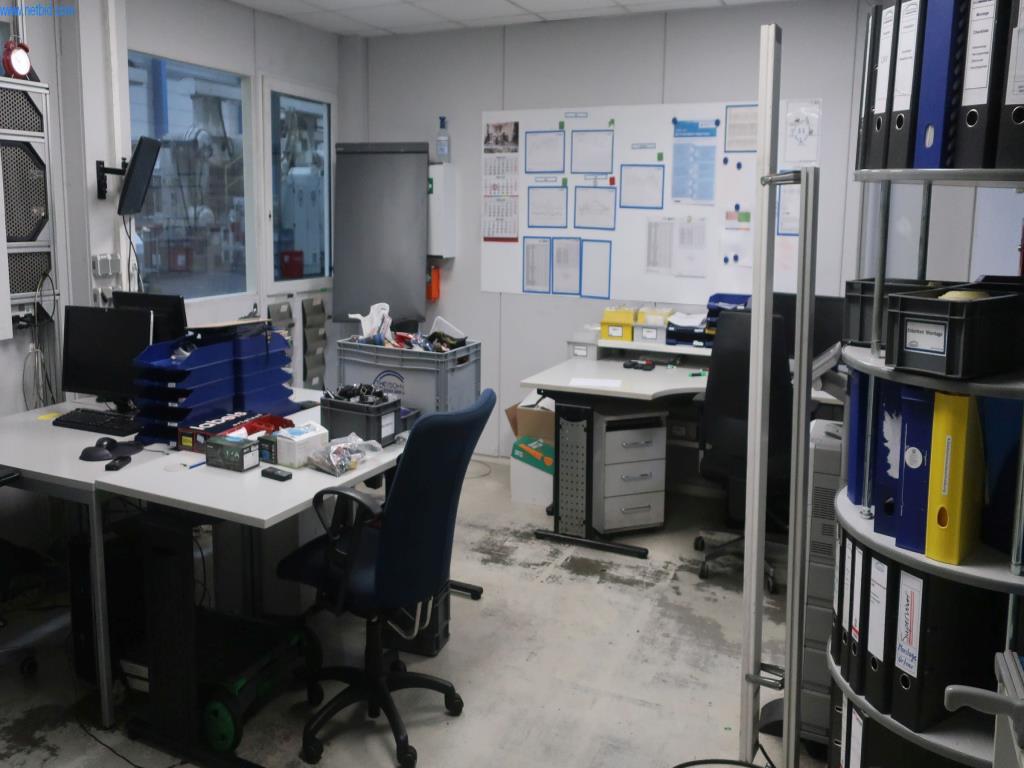 Maschinen und technische Anlagen aus dem Bereich Kunststoffspritzguss (1600 - 23000 kN)-1