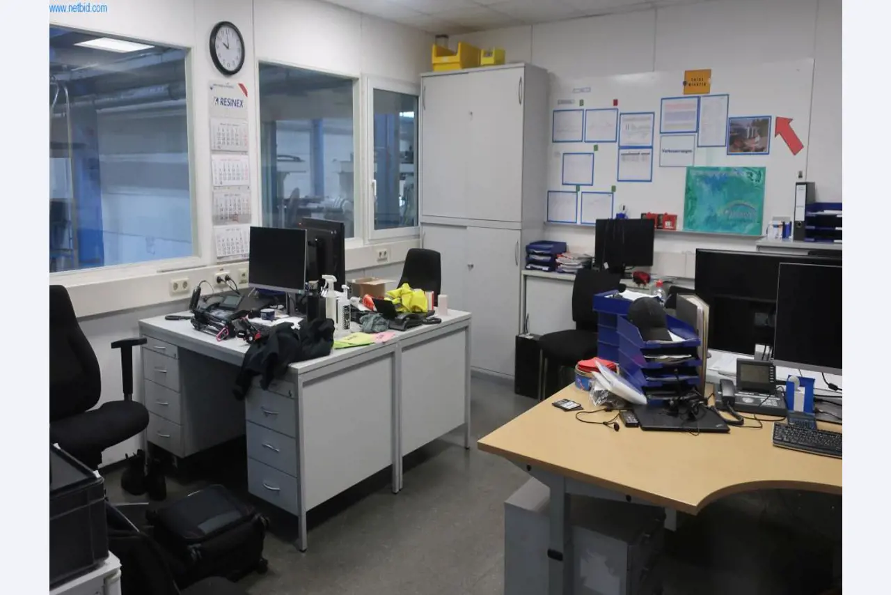 Máquinas y equipos técnicos en el ámbito del moldeo por inyección de plásticos (1600 - 23000 kN)-1