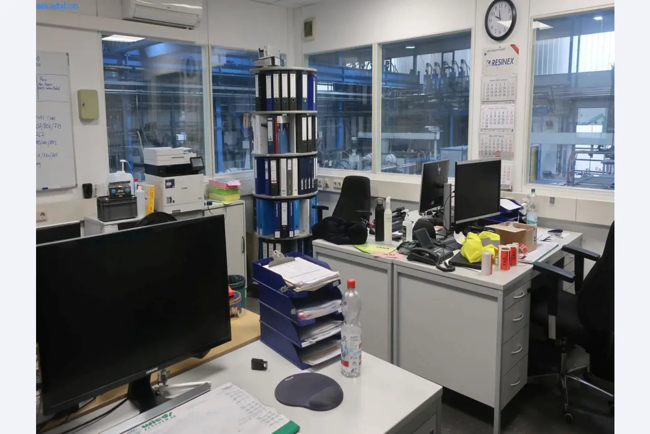 Máquinas y equipos técnicos en el ámbito del moldeo por inyección de plásticos (1600 - 23000 kN)-2