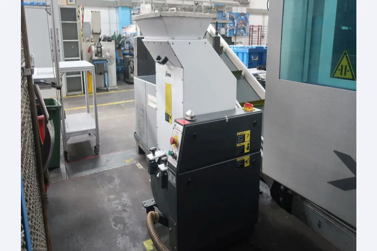 Stroje a technická zařízení v oblasti vstřikování plastů (1600 - 23000 kN)-1