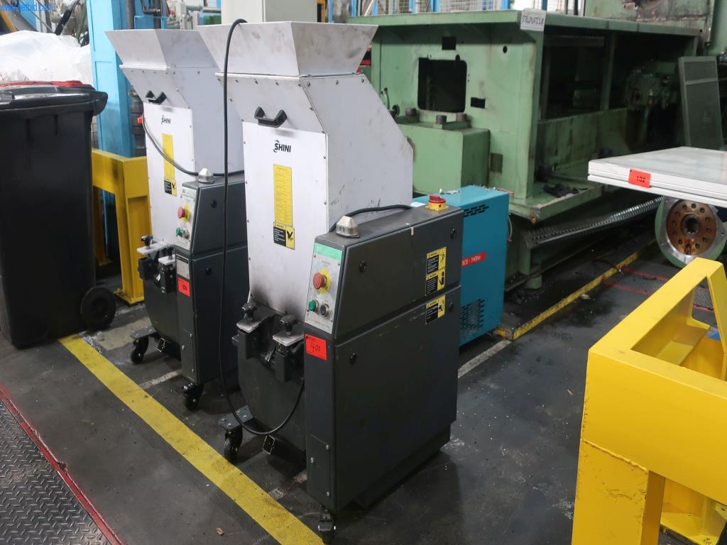 Stroji in tehnična oprema na področju brizganja plastike (1600 - 23000 kN)-1