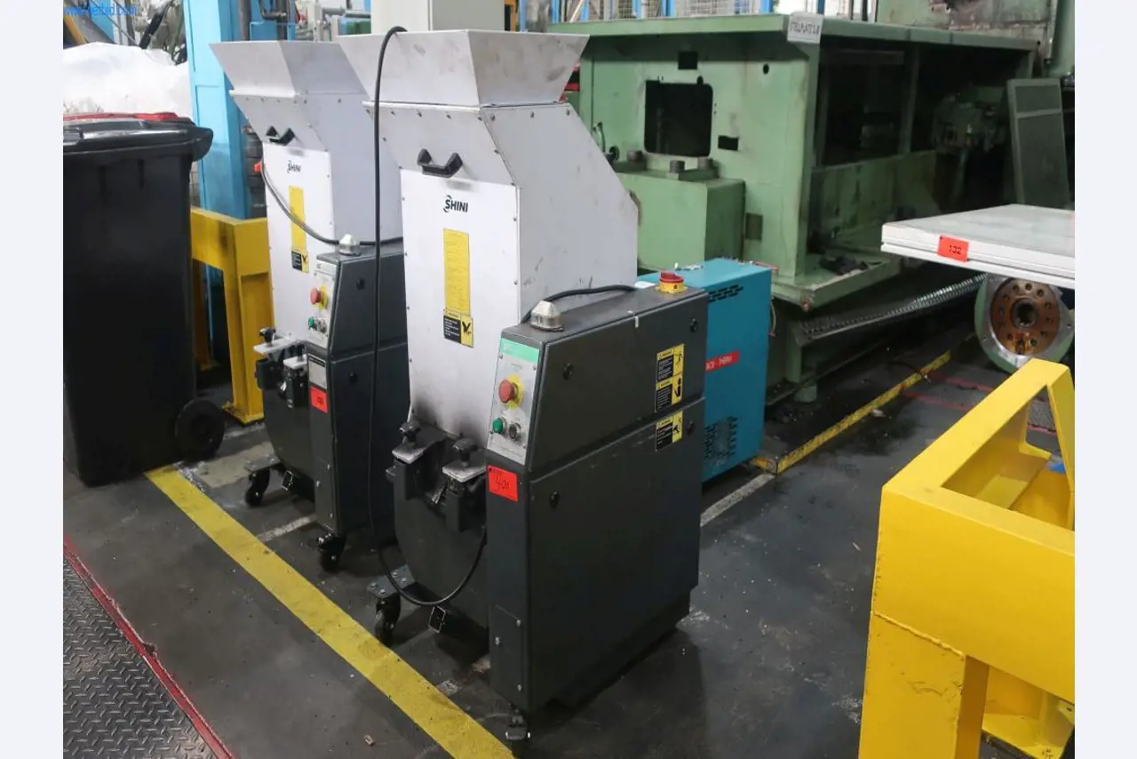 Stroji in tehnična oprema na področju brizganja plastike (1600 - 23000 kN)-1