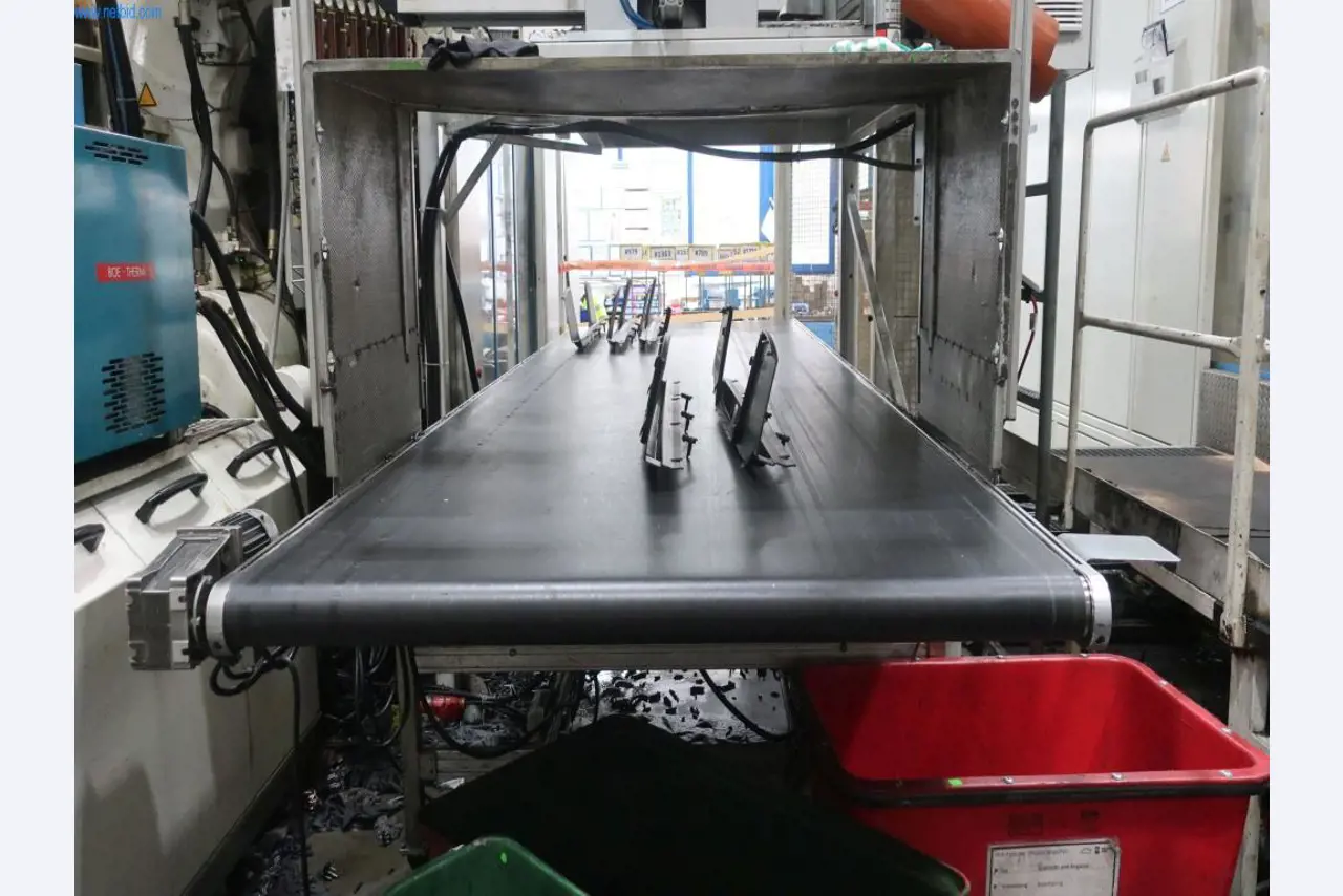 Máquinas y equipos técnicos en el ámbito del moldeo por inyección de plásticos (1600 - 23000 kN)-1