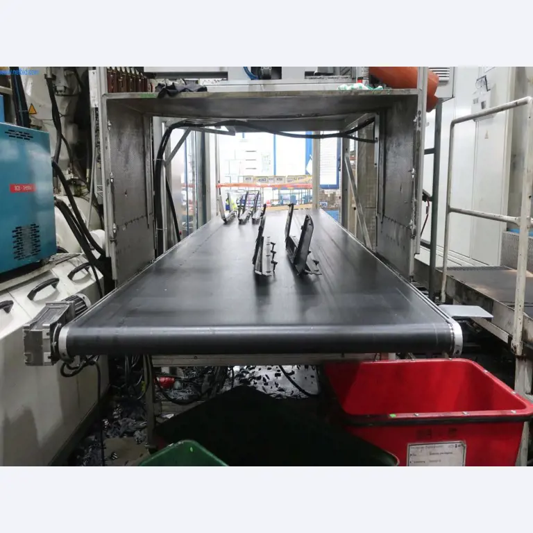 Máquinas y equipos técnicos en el ámbito del moldeo por inyección de plásticos (1600 - 23000 kN)-1