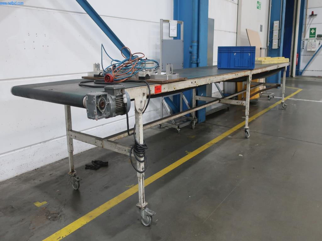 Máquinas y equipos técnicos en el ámbito del moldeo por inyección de plásticos (1600 - 23000 kN)-1