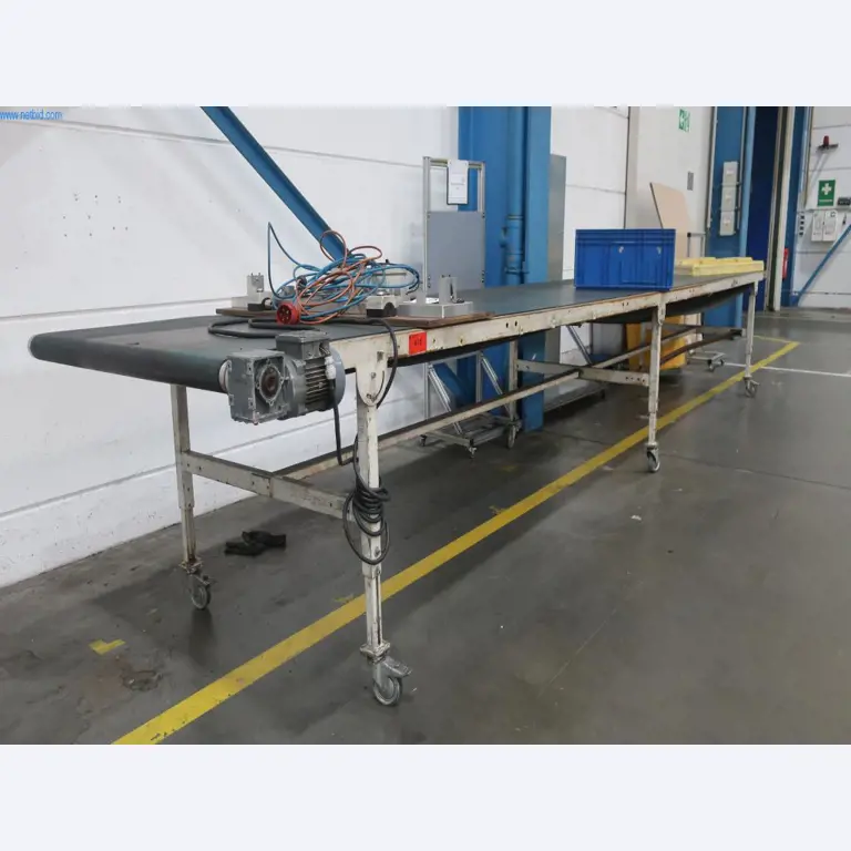 Máquinas y equipos técnicos en el ámbito del moldeo por inyección de plásticos (1600 - 23000 kN)-1