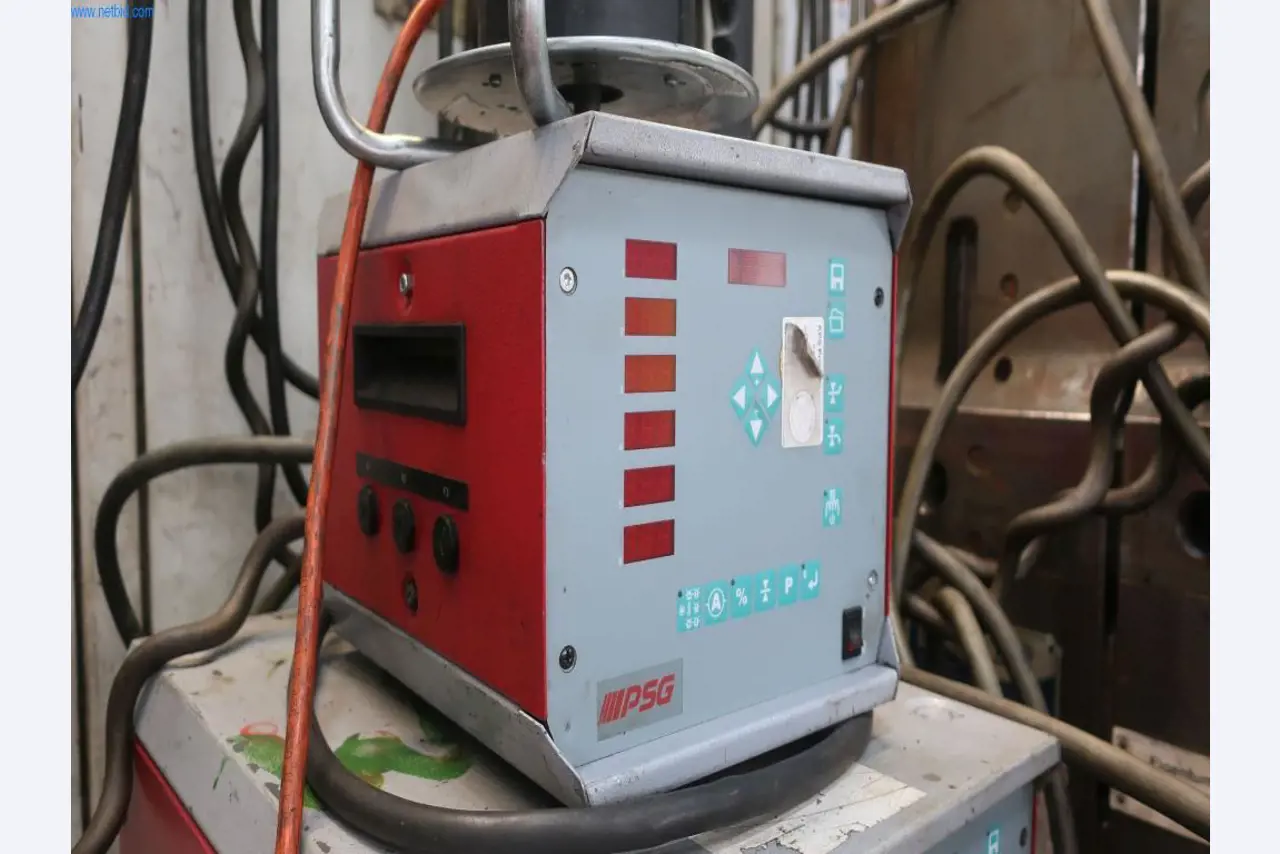 Stroji in tehnična oprema na področju brizganja plastike (1600 - 23000 kN)-1