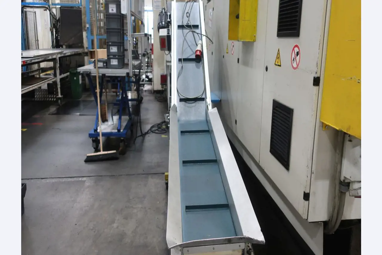 Máquinas y equipos técnicos en el ámbito del moldeo por inyección de plásticos (1600 - 23000 kN)-2